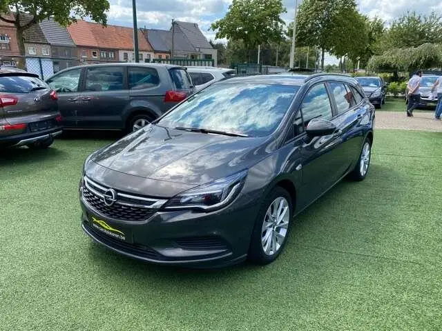 Photo 1 : Opel Astra 2016 Essence