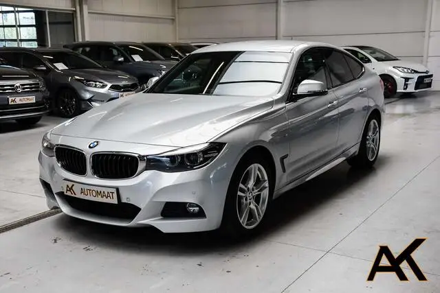 Photo 1 : Bmw Serie 3 2018 Petrol