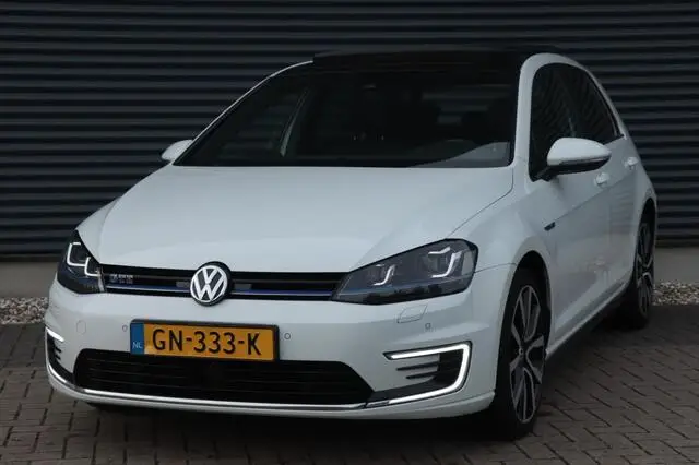 Photo 1 : Volkswagen Golf 2015 Hybride