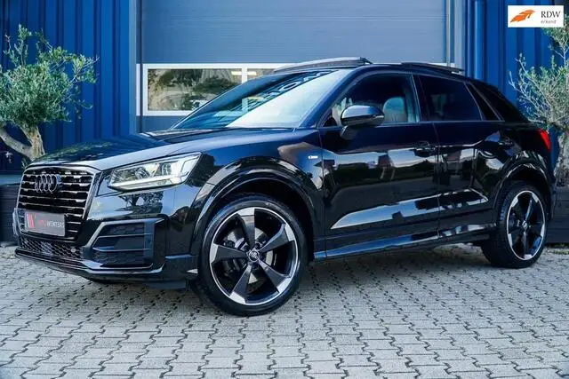 Photo 1 : Audi Q2 2017 Petrol