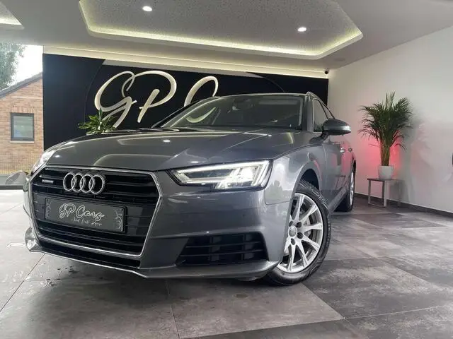 Photo 1 : Audi A4 2018 Diesel