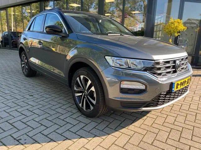 Photo 1 : Volkswagen T-roc 2021 Essence