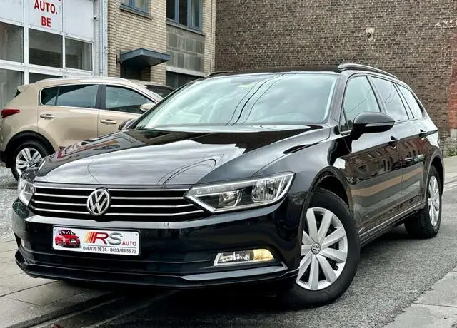 Photo 1 : Volkswagen Passat 2018 Diesel