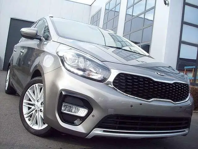 Photo 1 : Kia Carens 2018 Petrol