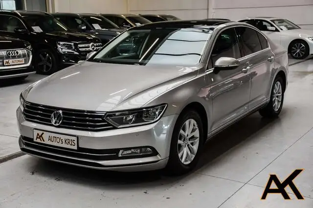 Photo 1 : Volkswagen Passat 2017 Essence