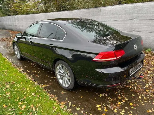 Photo 1 : Volkswagen Passat 2018 Petrol