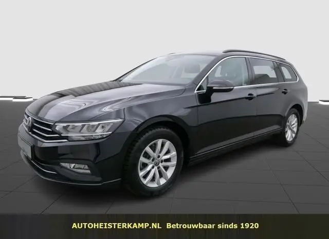 Photo 1 : Volkswagen Passat 2021 Petrol