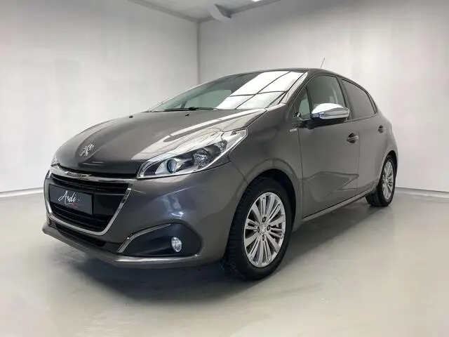 Photo 1 : Peugeot 208 2018 Essence