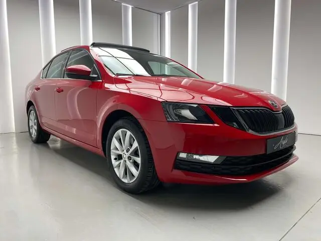 Photo 1 : Skoda Octavia 2018 Petrol