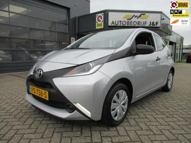 Photo 1 : Toyota Aygo 2017 Essence