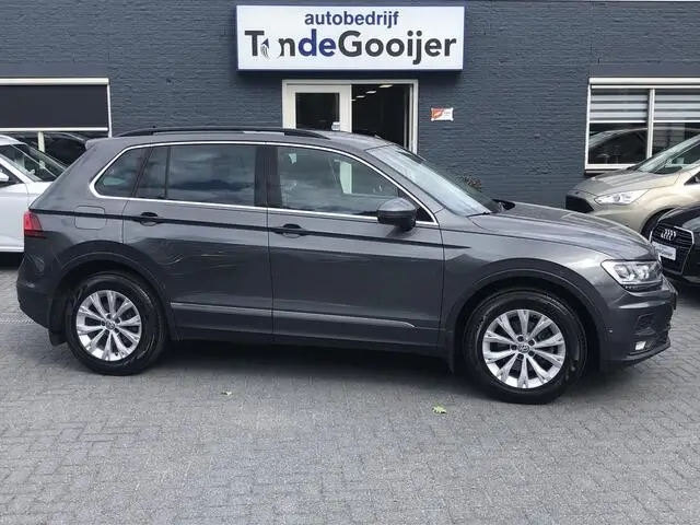 Photo 1 : Volkswagen Tiguan 2017 Essence