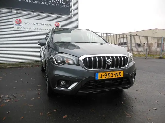 Photo 1 : Suzuki S-cross 2020 Petrol