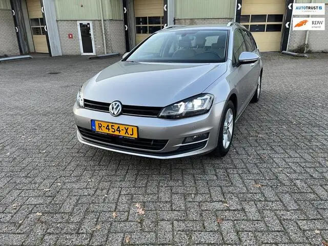 Photo 1 : Volkswagen Golf 2015 Petrol