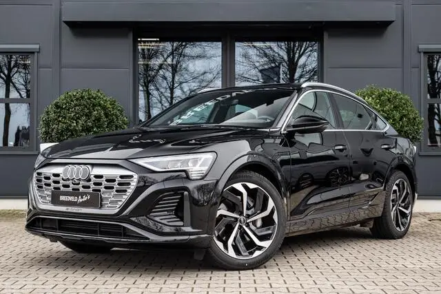 Photo 1 : Audi Q8 2023 Électrique