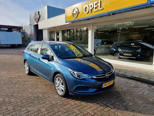 Photo 1 : Opel Astra 2017 Essence