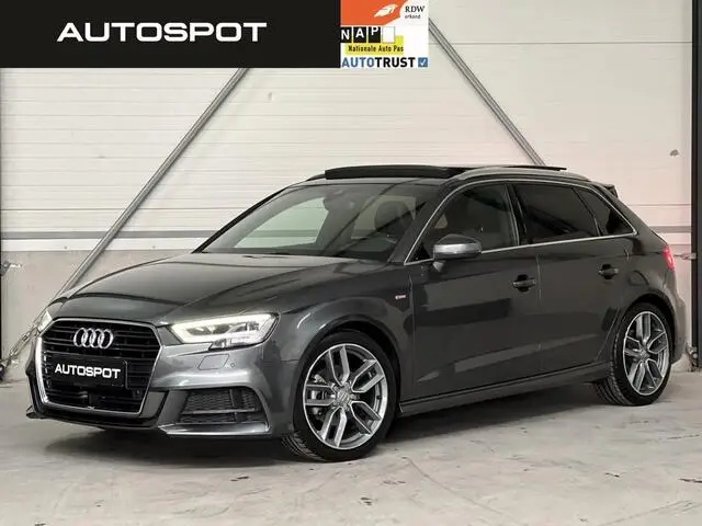 Photo 1 : Audi A3 2019 Petrol