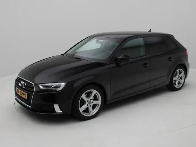 Photo 1 : Audi A3 2019 Petrol