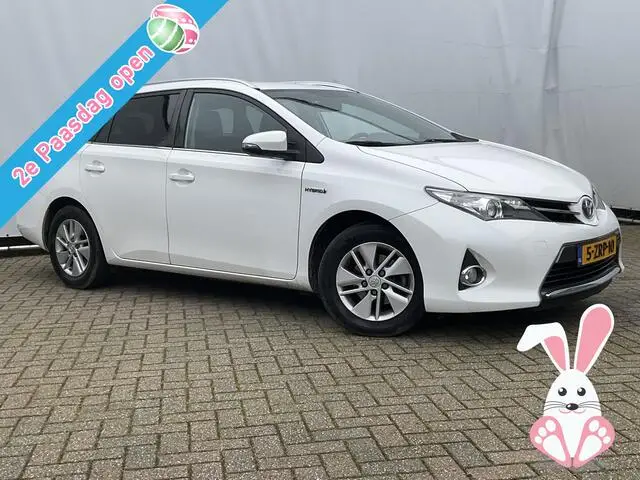 Photo 1 : Toyota Auris 2015 Hybride