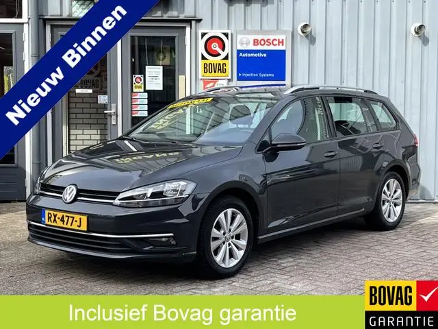 Photo 1 : Volkswagen Golf 2018 Petrol