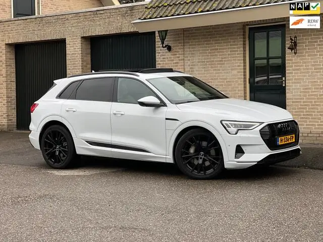 Photo 1 : Audi E-tron 2019 Électrique