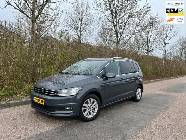 Photo 1 : Volkswagen Touran 2021 Petrol