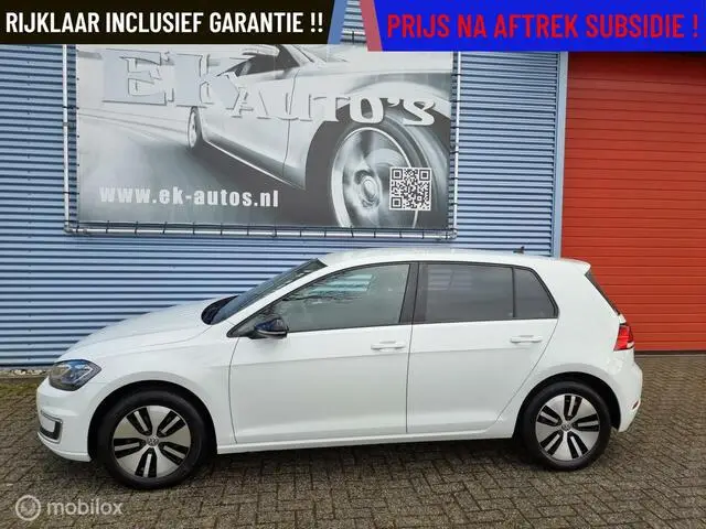 Photo 1 : Volkswagen Golf 2017 Électrique