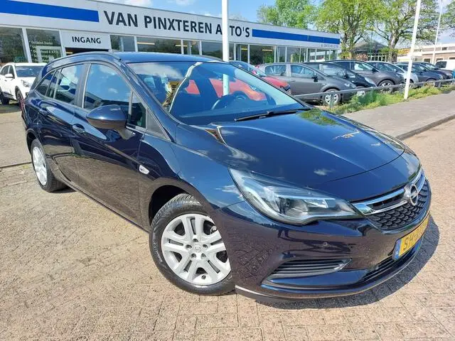 Photo 1 : Opel Astra 2018 Essence