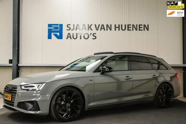 Photo 1 : Audi A4 2019 Essence