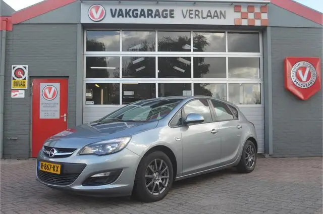 Photo 1 : Opel Astra 2015 Essence