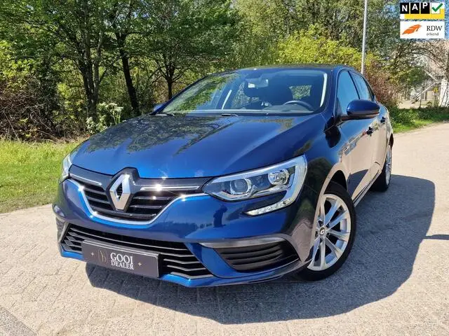 Photo 1 : Renault Megane 2018 Petrol