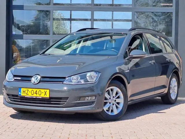 Photo 1 : Volkswagen Golf 2016 Petrol