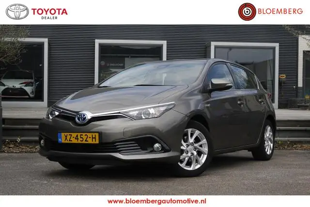 Photo 1 : Toyota Auris 2017 Hybrid