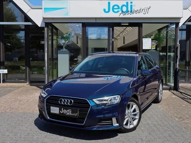 Photo 1 : Audi A3 2018 Petrol