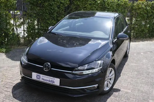 Photo 1 : Volkswagen Golf 2019 Petrol