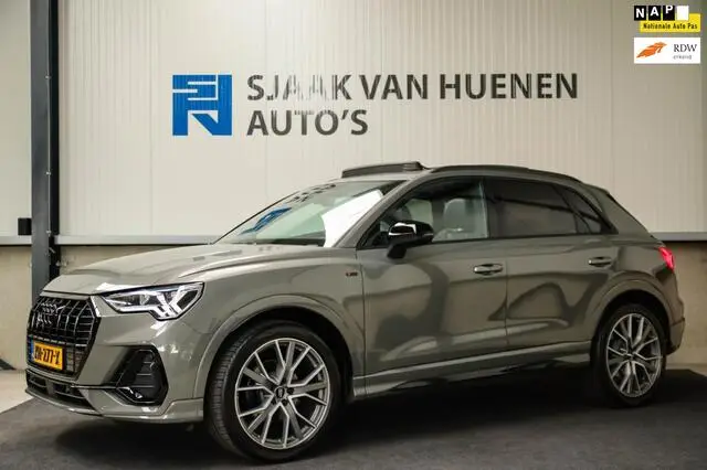 Photo 1 : Audi Q3 2019 Essence