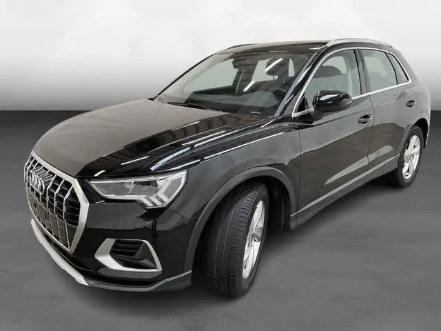 Photo 1 : Audi Q3 2023 Petrol