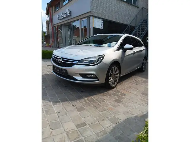 Photo 1 : Opel Astra 2016 Essence