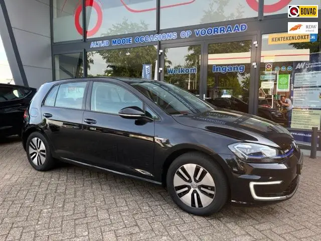 Photo 1 : Volkswagen Golf 2018 Electric