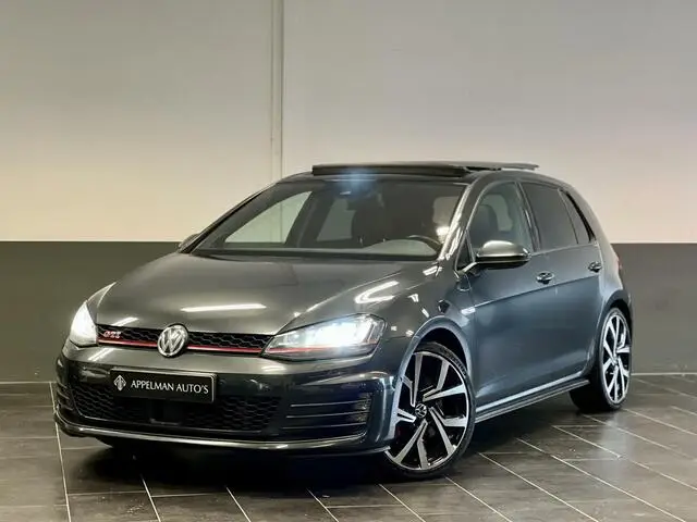 Photo 1 : Volkswagen Golf 2016 Essence