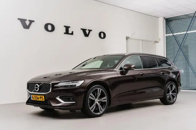 Photo 1 : Volvo V60 2019 Petrol