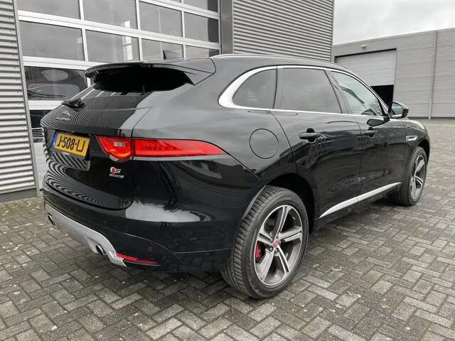 Photo 1 : Jaguar F-pace 2018 Essence