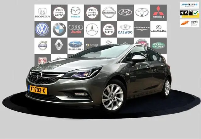 Photo 1 : Opel Astra 2018 Essence