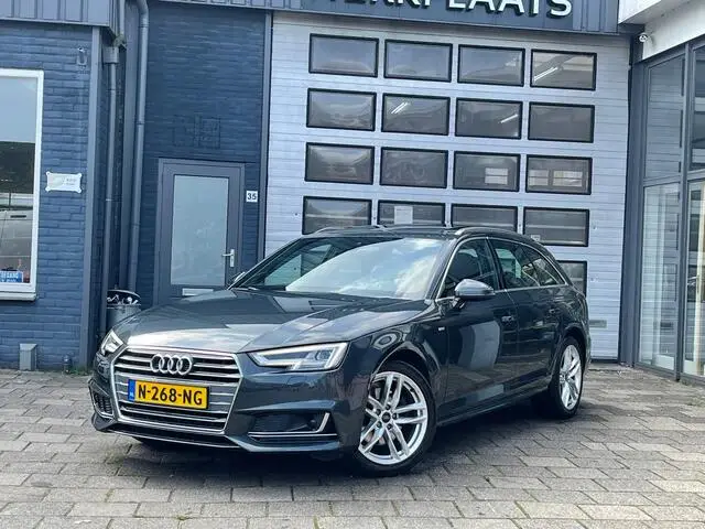 Photo 1 : Audi A4 2017 Essence