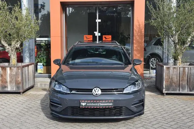 Photo 1 : Volkswagen Golf 2019 Essence