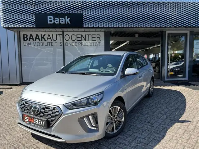 Photo 1 : Hyundai Ioniq 2020 Hybrid