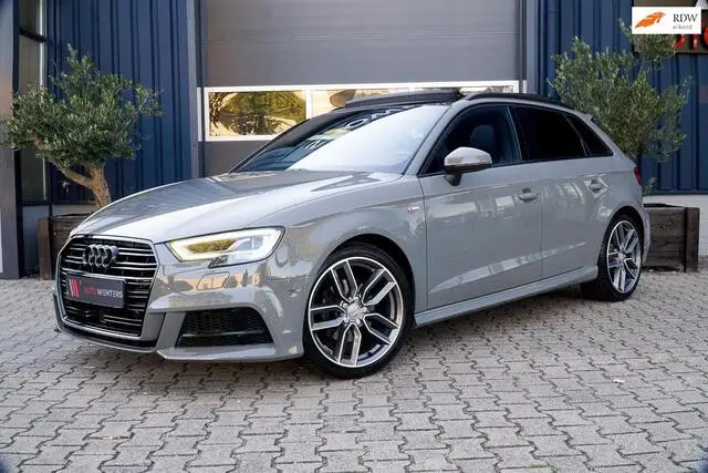 Photo 1 : Audi A3 2019 Essence