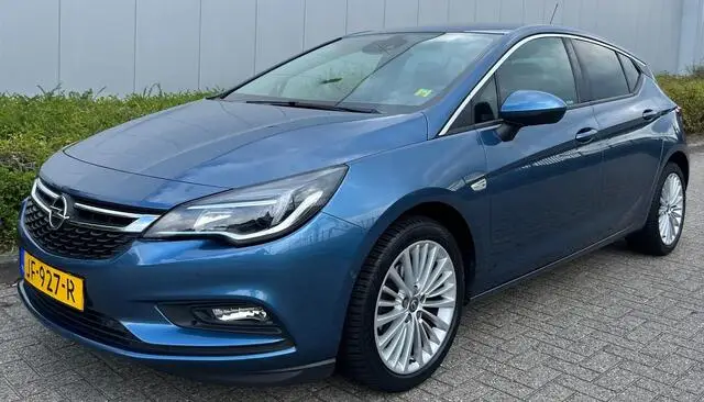 Photo 1 : Opel Astra 2016 Petrol