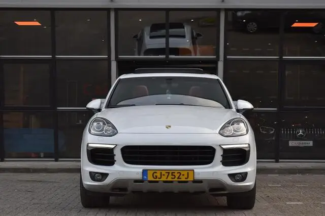 Photo 1 : Porsche Cayenne 2015 Hybride