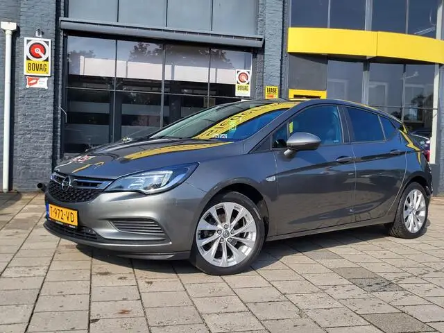 Photo 1 : Opel Astra 2017 Essence