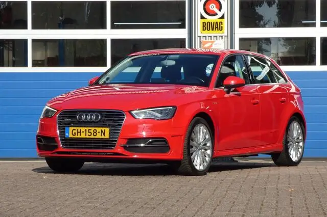 Photo 1 : Audi A3 2015 Hybride